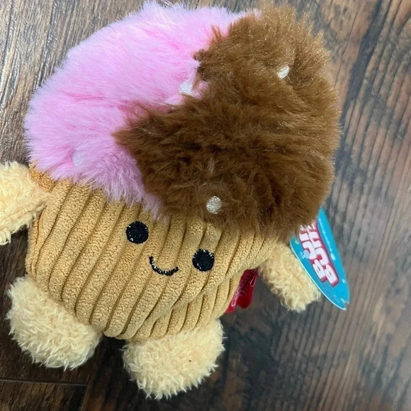 Cooper cupcake BumBumz 5” - Picture 3 of 6